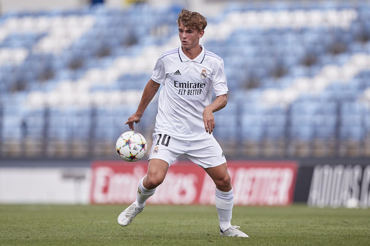 Real Madrid accept Como offer for Nico Paz