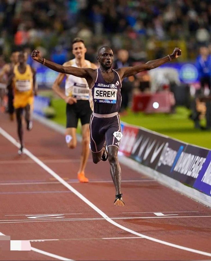 Amos Serem celebrates winning the 3000m steeplechase at the Diamond League final.