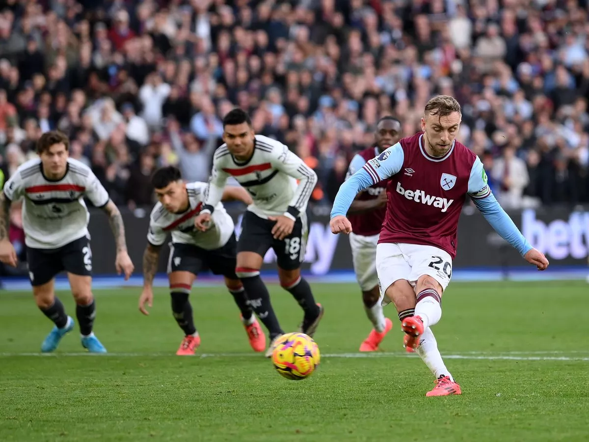 Jarrod Bowen converted the penalty to earn West ham 2-1 win over wounded United