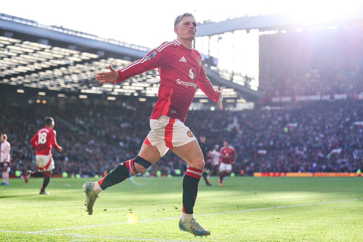 Alejandro Garnacho scored his second Premier League goal of the season on Saturday / Robbie Jay Barratt - AMA/GettyImages