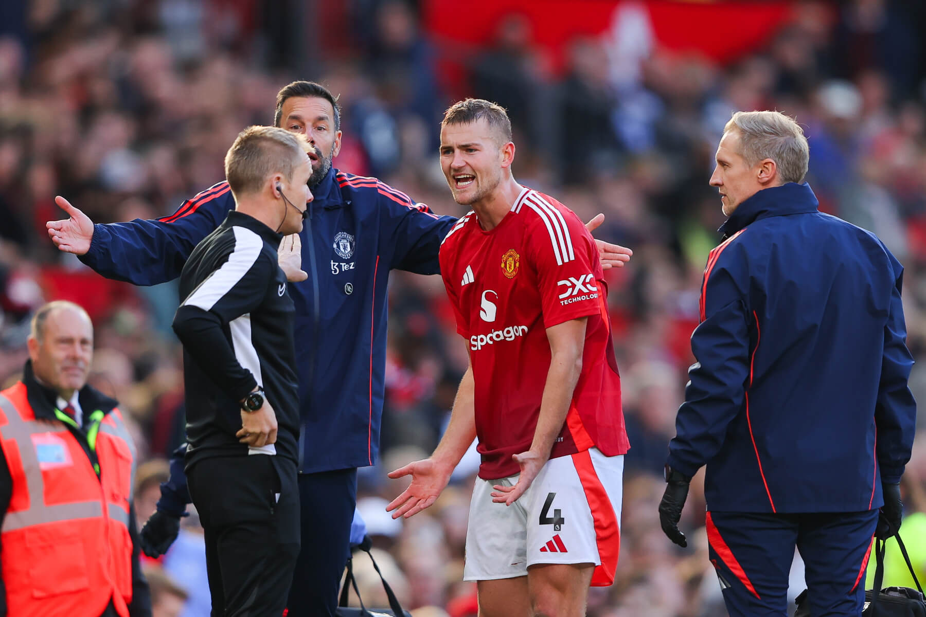 Brentford scored from corner while Man Utd centre-back was ordered off pitch