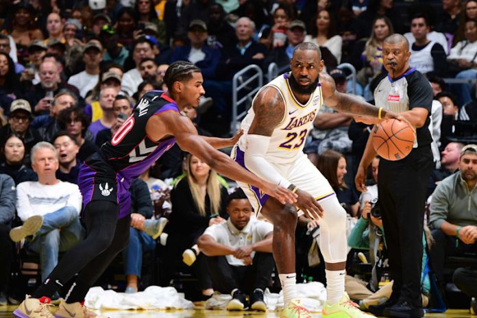 LeBron James' Triple-Double Excites NBA Fans as Lakers Beat Raptors Amid Davis Injury