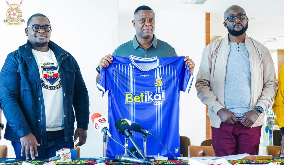 Burundian coach Etienne Ndayiragije being unveiled