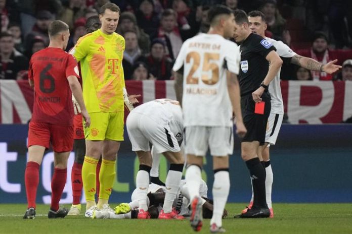 Bayern's Neuer sent off for first time in 866-game career